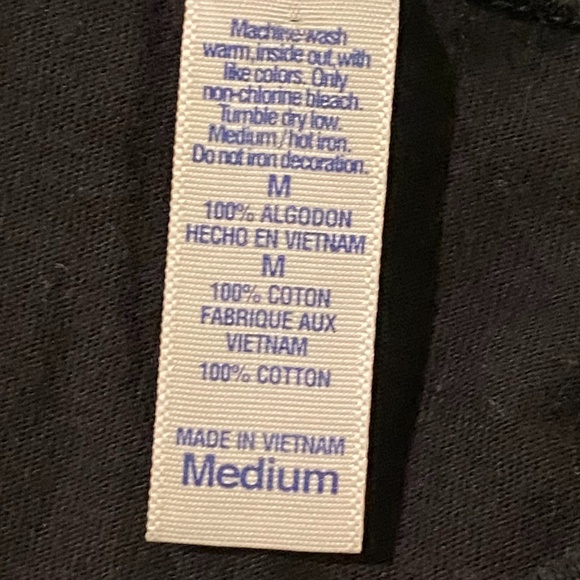 the Givers graphic t-shirt - Picture 4 of 5